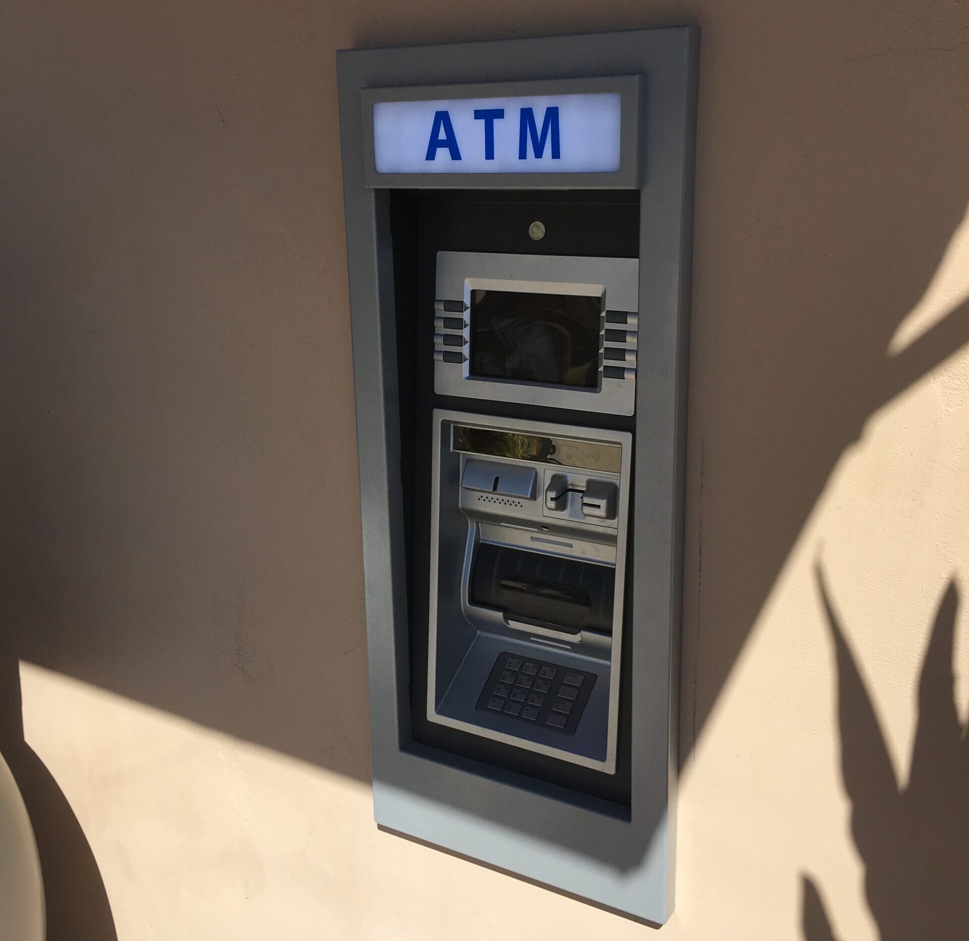 ATM installation benefits for Oregon businesses in high-traffic locations